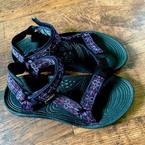 TEVA Strappy Hiking Water Sandals SZ 6